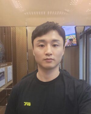 Choi Doo-ho Instagram - 바가지머리탈출!