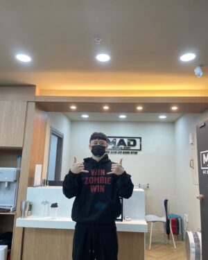 Choi Doo-ho Instagram - #winzombiewin 이기자화이팅 @koreanzombiemma  @sy8900 @ufc @ufc_korea