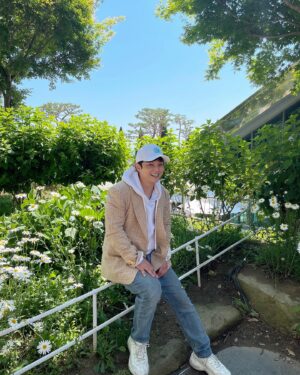 Choi Hyeon-woo Instagram - ماهو اسم هذا الورد؟🌼