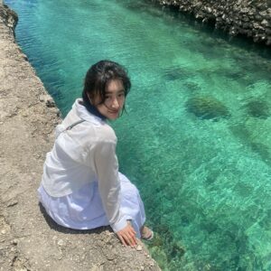 Choi Hyo-eun Instagram - 뜨거웠던 날 행복은 가까이에 있지💖
