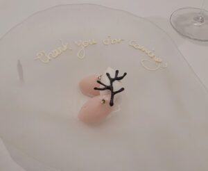 Choi Hyun-seok Instagram - 드레스덴그린

박가람셰프님의 드레스덴그린
아름다운 담음새에 맛발란스까지 훌륭한요리들

로멘틱한 기념일엔 꼭 가봐야할 레스토랑이라고 생각합니다

#청담동레스토랑 #드레스덴그린 #박가람셰프