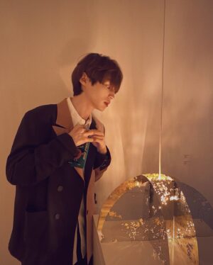 Choi Jae-hyun Instagram - All light, everywhere