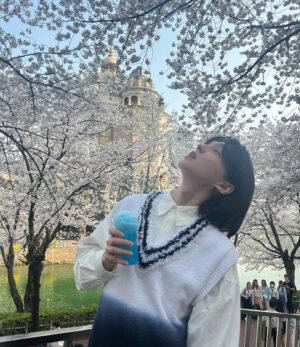 Choi Jae-hyun Instagram - Wish you cherry blossoms
while you can still smell them