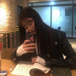 Choi Ji-su Instagram - 언니랑 서로 찍어주기 ✧ ˖° ̑̑