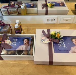 Choi Jin-hyuk Instagram - 온라인팬미팅 전 개인적으로 참 어렵네요 눈앞에서 같이 즐겨야하는데 그럴수가없으니…너무 아쉽네요 ㅠ빨리 코로나가 끝났으면 좋겠습니다ㅠㅠ더레알과 일본팬분들이 보내주신 도시락도 너무 맛있게 잘먹었습니다 감사해요!^^