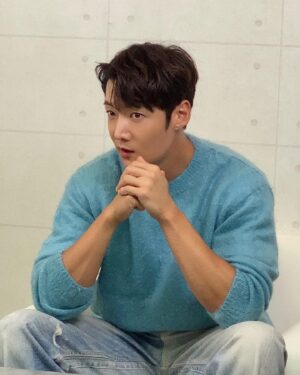 Choi Jin-hyuk Instagram - 예전에 찍었던 미공개사진.오늘아님