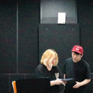 Choi Jung-in Instagram - 오빠 멋지길래 찍어봄

감기로 노래를 못해서 멤버분들을 찍어봄

집에 오는 길에 은이도 열난다고 유치원에서 호출왔다 
안쓰러워서 찍어봄ㅜ