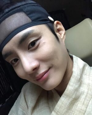 Choi Kyung-hoon Instagram - -
제 자서전에 새로운 페이지를 선물해 준 감독님 작가님 조감독님 스텝분들 배우분들 시청자분들께 감사드립니다. 
아무리 돌아봐도 좋은 기억밖에 없네요.
부겸이를 만나 정말 행복했습니다.
더 좋은 모습으로 찾아뵐 수 있도록 노력하겠습니다. :)
행복한 연말 되세요✨
#혼례대첩#안녕