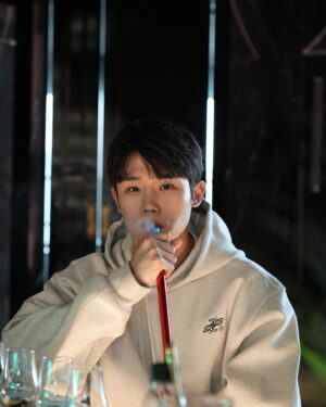 Choi Si-hun Instagram - 좋은사람들과 좋은시간
디아지오의 시그니처 바블렌드에서 경험한 프리미엄 한정 칵테일과 바블렌더만의 특병한 시샤의 경험 
@blend__cheongsam
#디아지오시그니처바