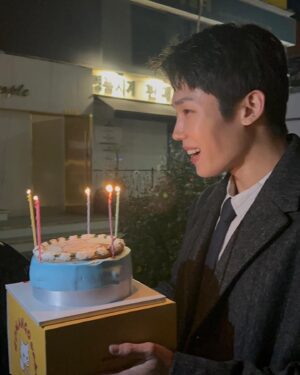 Choi Si-hun Instagram - 최애 에일리님의 콘서트도 보고 
사랑하는 사람들과 행복한 생일주를 보냈습니다. ❤️
