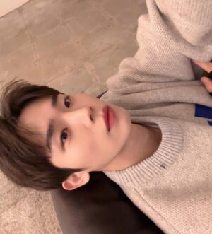 Choi Si-hun Instagram - 행복하게 한해 마무리