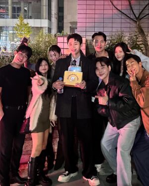 Choi Si-hun Instagram - 최애 에일리님의 콘서트도 보고 
사랑하는 사람들과 행복한 생일주를 보냈습니다. ❤️