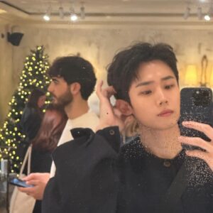 Choi Si-hun Instagram - 행복하게 한해 마무리