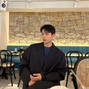 Choi Si-hun Instagram - 감기조심해야하구여