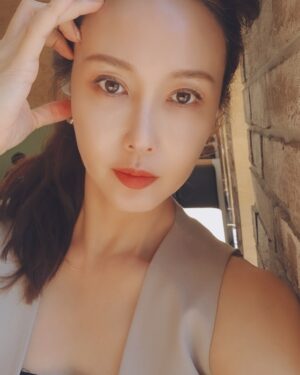 Choi Su-rin Instagram - Hungry에서..