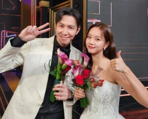 Choi Won-young Instagram - 2022 mbc 연기대상
'Best  Character 상' 🙏

금수저 작품으로 수상을 했습니다. 
작품을 함께해준 동료들  모두감사하고, 
 드라마 사랑해주신 팬분들도 감사합니다.!! 😚🥰
 덕분에 2022년은 참 충만하고 기쁜한해의 기억으로  마무리할거 같습니다.  모두 한해동안 열심이셨고 수고하셨습니다.👍 
2023년 새해에도 건강하게 소중한 일상을  잘 느끼며
더 웃을수 있기를  기원합니다.🙏 
❤Happy new year❤

#2022굿바이_2023웰컴 #금수저배우들과 #일등공신4인방  #정채연👍  #육성재  #연우  #이종원  #오랜만에만난  #수영윤아 #우린소녀시대  #그리고  #혜리^^ #꽃피면달생각하고🌸  #모두축하합니다👏