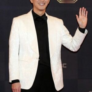 Choi Won-young Instagram - 2022 mbc 연기대상
'Best  Character 상' 🙏

금수저 작품으로 수상을 했습니다. 
작품을 함께해준 동료들  모두감사하고, 
 드라마 사랑해주신 팬분들도 감사합니다.!! 😚🥰
 덕분에 2022년은 참 충만하고 기쁜한해의 기억으로  마무리할거 같습니다.  모두 한해동안 열심이셨고 수고하셨습니다.👍 
2023년 새해에도 건강하게 소중한 일상을  잘 느끼며
더 웃을수 있기를  기원합니다.🙏 
❤Happy new year❤

#2022굿바이_2023웰컴 #금수저배우들과 #일등공신4인방  #정채연👍  #육성재  #연우  #이종원  #오랜만에만난  #수영윤아 #우린소녀시대  #그리고  #혜리^^ #꽃피면달생각하고🌸  #모두축하합니다👏