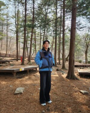 Choi Won-young Instagram - 왔구나.. 봄!! !🏕

#봄날 #📽📺가평 #유명산 #106cm #우연의일치?! #😂
