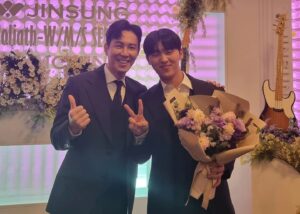 Choi Won-young Instagram - 'Twinklling water melon' 
last ep : 16 
 -  Viva la vida -
 
#반짝이는🍉  #워터멜론슈가  #special guest  #1995-2023완전체  #송창의배우 #류수영배우 #진태현배우 #모두모두수고하셨습니다❤️