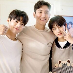 Choi Won-young Instagram - '반짝이는 🍉 '
월화 tvn 8:40분 📺 
벌써 12부라니..😵

#추억현장 #훈훈아들 #가족식탁 #현생만남^^ #고두심선생님  #서영희배우  #려운배우  #봉재현(골든차일드) #비바라비다＼(^^)／