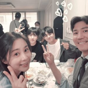 Choi Won-young Instagram - '반짝이는 🍉 '
월화 tvn 8:40분 📺 
벌써 12부라니..😵

#추억현장 #훈훈아들 #가족식탁 #현생만남^^ #고두심선생님  #서영희배우  #려운배우  #봉재현(골든차일드) #비바라비다＼(^^)／