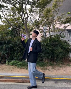 Choi Woo-sung Instagram - 🗓
🤍올 한 해 귀중한 사람들과 꿈같은 시간들을 보냈습니다.🤍

👋안녕, 2023.01.01 ~ 2023.12.31👋