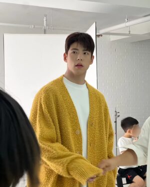 Choi Woo-sung Instagram - 💛🤍🖤
