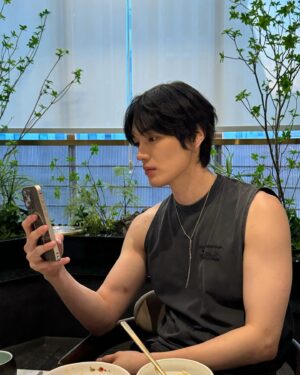 Choi Yeon-kyu Instagram - 밥먹음