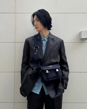 Choi Yeon-kyu Instagram - #Gifted @prada 

프라다의 새로운 리-나일론백을 소개드립니다
해양 수집 플라스틱을 정화해 만든 재생 나일론으로 만들어 환경친화적이고 실용적이며 완벽한 디자인의 가방입니다🥰

#Prada #PradaReNylon