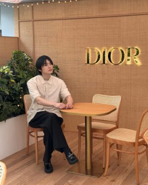 Choi Yeon-kyu Instagram - #유료광고 @diorbeauty 

디올 디올리비에라 팝업이 성수동 LOOOP카페에서 오픈합니다🎉
05.31 - 06.30 까지 운영하는 이 팝업은 뉴 썸머 에디션 에덴 록, 디올리비에라, 쟈스망 데 쟝주를 더불어 여러 다양한 아이템을 만나보실 수 있습니다. 
카카오톡 예약하기에서 사전예약도 가능하시니, 방문하셔서 디올의 웰컴 기프트도 받아가세요🥰

#디올리비에라 #디올리비에라팝업스토어 #DIORIVIERA #DIORSUMMER #디올향수 #디올라콜렉시옹프리베 #라콜렉시옹프리베썸머에디션