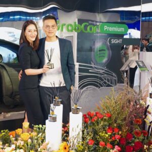 Chon Wachananon Instagram - #วันก่อน ผ่านไปด้วยดีกับงาน GrabCar Premium The Ultimate 5 Senses Experience เมื่อวันที่ 20 -22 เมษายน 66 | การจับมือร่วมกันระหว่าง GrabCar Premium และ @cholaromatique ที่ให้แบรนด์ของเราเป็น 1 ใน 5 สัมผัสผ่านกลิ่นหอมผ่อนคลายภายในรถ GrabCar Premium ประสบการณ์สุดพรีเมียมตลอดการเดินทาง

ในโอกาสนี้ชลขอขอบพระคุณท่านผู้บริหาร และทีมงาน GrabCar Premium ที่ให้เราได้เป็นส่วนหนึ่งของประสบการณ์พิเศษของทั้งผู้ขับและผู้ใช้บริการที่จะได้สัมผัสพลังการบำบัดจากธรรมชาติผ่านศาสตร์ Aromatherapy ในครั้งนี้ค่ะ

#grabcarpremium #cholaromatique