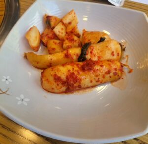Choo Mi-ae Instagram - 뚝심 보강하려고 뚝불로 점심!
최애 알타리 김치!
밥심으로 이겨냅시다. 아자 아자^^
꼭 끼니 챙겨드세요.^^