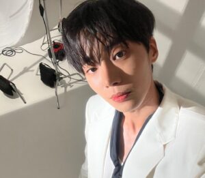 Choo Young-woo Instagram - @atstar1magazine 
@sunggchul