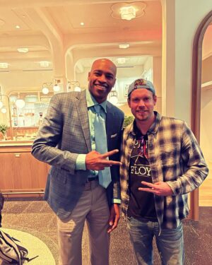 Chord Overstreet Instagram - Ran into the legend himself last night! @vincecarter15_official. The coolest!