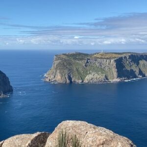 Chris Bath Instagram - Day 3 Highlights Reel - Three Capes Track with hiking buddies, the ultimate tour boss @abolgie & her consort Charlie.  Btw Jimmy’s boots are holding up nicely.
❤️ #tasmania 
❤️#tasmannationalpark
❤️#threecapestrack