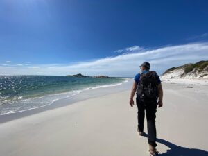 Chris Bath Instagram - Men who hike 💪🏻 persuaded by wives #tasmania #bayoffires #nofilter
