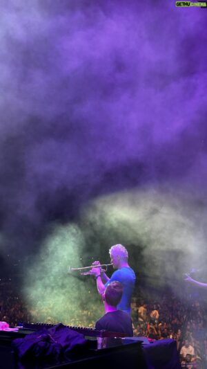 Chris Botti Instagram - Happy holidays and thank you for being a wonderful audience, always. We’ll see you at the next one… #chrisbotti #sade #trumpet