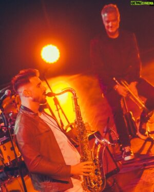 Chris Botti Instagram - What an incredible run! 
Thank you to all our fantastic fans who came to see us in 16 different cities in Europe, Turkey, UAE, and the UK.  Hats off to my great band & special guests (they all are listed below). We had the time of our lives. Can’t wait to be back! For now, a few days off and we continue our run back home in the USA. 

🎫 Comment “tour” below to get our full schedule   ticket links sent directly to your inbox 

🎶 Band:
Chris Botti
Drums - @leepearsondrums 
Bass - @chimyonthebass 
Guitar - @leo.amuedo | @daniel_tato_moraes
Piano - @andyezrinmusic 
Sax - @chadlbsax 
Violin - @mmm_anastasy 
Vocals - @syberspace 
Vocals - @johnsplithoff
#chrisbotti #chrisbottilive #jazz #trumpet