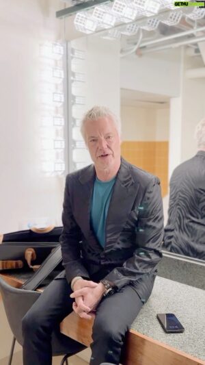 Chris Botti Instagram - Thrilled to announce, albeit a little late as we were on stage in Tucson, AZ - my new album, Vol. 1 on @bluenoterecords is finally out! You can listen to it on all streaming platforms and get a physical copy from the Blue Note Shop via the link in bio. Cannot wait for you to hear the album. Take care! #chrisbotti