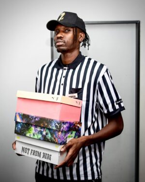 Chris Boucher Instagram - Pulled up to the @footlockercanada store to surprise some kids with @puma gear and game tickets!🙏🏿 @pumahoops