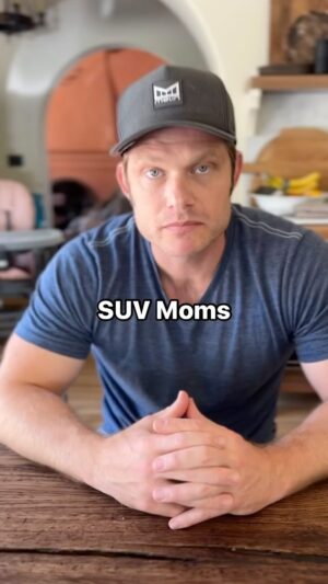 Chris Carmack Instagram - No matter what kind of Mom you are… 
Happy Mother’s Day! 
With love ❤️ 
@erinslaver 

#mothersday2024 #suvmom #happymothersday❤️