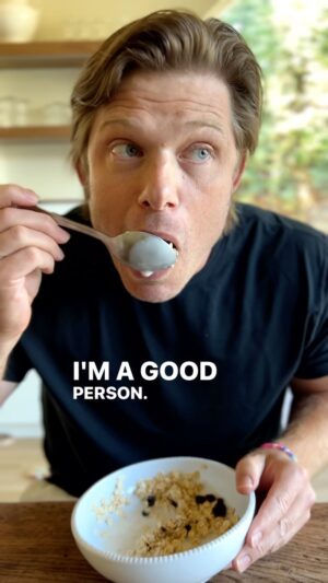 Chris Carmack Instagram - Can you believe this guy? 🤯 @erinslaver 

#marriagebelike #marriagememes #couplememes #mood #moodmemes
