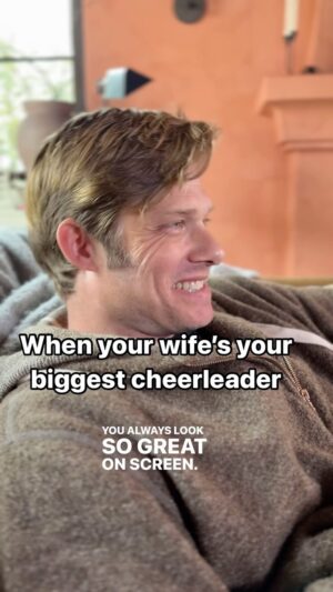 Chris Carmack Instagram - ….i do look smarter 
@erinslaver 

Check out the slightly smarter version of me tonight on @greysabc !