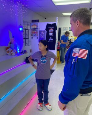 Chris Cassidy Instagram - Today I met an amazing 12 year old entrepreneur, Olivia Huynh, the owner of @therocketbelly rocketbelly in Arlington, TX.  With her passion for stars and planets, she and her family opened a space-themed cafe featuring a menu of self-serve bubble teas, out-of-this-world chicken, and homemade baked goods. This talented, bright, insightful, and fearless young lady inspires all who meet her.  Great job, Olivia!