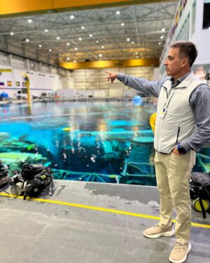 Chris Cassidy Instagram - #thankyou @nasajohnson for hosting the @mohmuseum staff for a behind the scenes tour of #johnsonspacecenter  It was fun for me, personally, to see so many friends and former co-workers!  So great to be reminded of all the amazing things going on these days with our nation’s space program.  @nasaartemis @spacex @blueorigin @sierraspaceco @axiom.space @nasa @nasaastronauts
