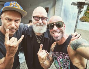 Chris Daughtry Instagram - Some days I can’t believe my life. Gonna just leave this right here. LEGENDS. 
GRATEFUL. 
I am not worthy 🙌🏻🙌🏻
(Cue the Wayne’s World Bow down) @robhalfordlegacy @tommorello 
#rockroyalty #legends #thepriest #robhalford #rageagainstthemachine #tommorello