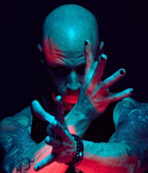 Chris Daughtry Instagram - 💀

📸 @darrenfuckingcraig
