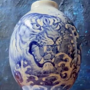 Chris Garver Instagram - Tiger battle available.
Click the link in my bio if toy are interested.
Thanks!  #blueandwhitedecor  #blueandwhitehome #blueandwhitechina  #ceramicart  #porcelain  #ceramic