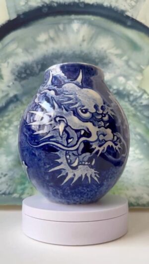 Chris Garver Instagram - A new dragon vase is available! If you are interested, click the link in my bio.
This porcelain vase is made by @risaasama  and painted in cobalt underglaze by me.
Thanks for looking!
#blueandwhitehome  #blueandwhitedecor  #porcelainpainting  #porcelainvase #dragon #dragonart #cobalt #cobaltblue