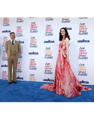 Chris Hardwick Instagram - Mom and Dad go to the @filmindependent Spirit Awards! Mom looked stunning and dad once again forgot to fix his tie before picture time. 🤣 And, of course, no award show would be complete without the post @innout car dinner! 

📸 for @gettyimages by Frazer Harrison, Aliah Anderson, Gilbert Flores 

👔 @jennyricker